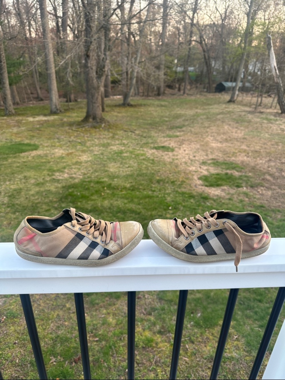 Burberry Vintage House Check Pattern Sneakers - Picture 5 of 16